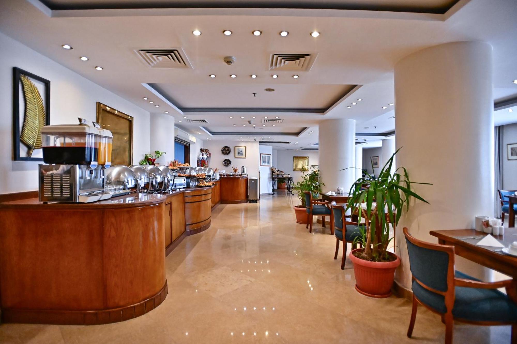 Swiss Inn Nile Hotel Giza Exterior photo