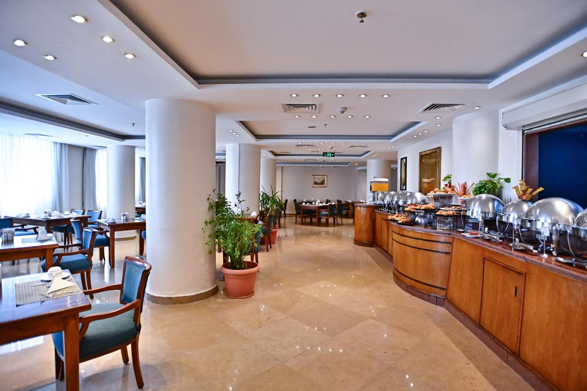 Swiss Inn Nile Hotel Giza Exterior photo