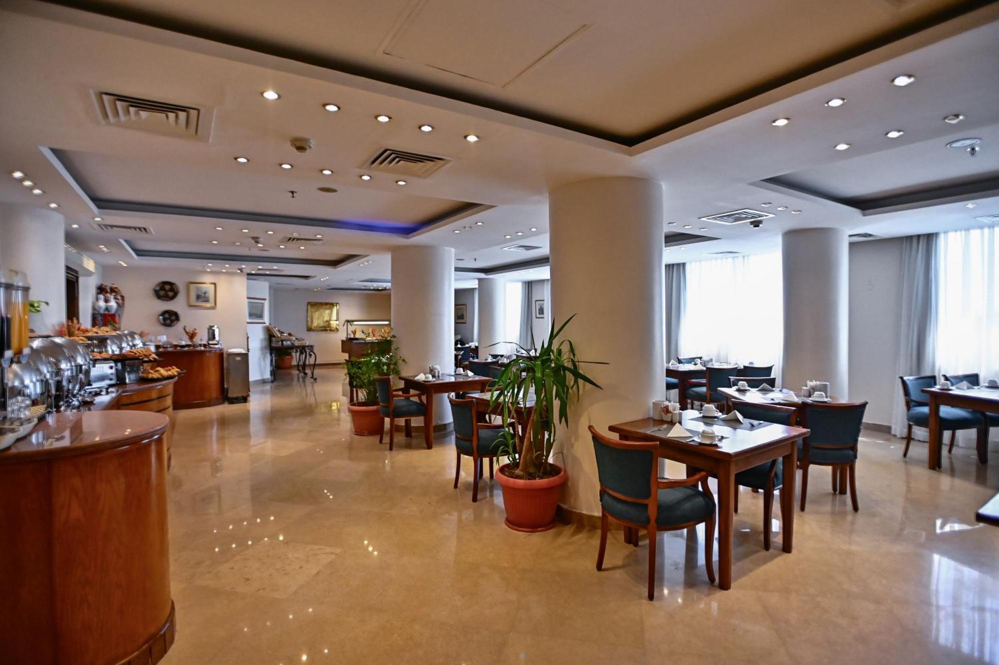 Swiss Inn Nile Hotel Giza Exterior photo